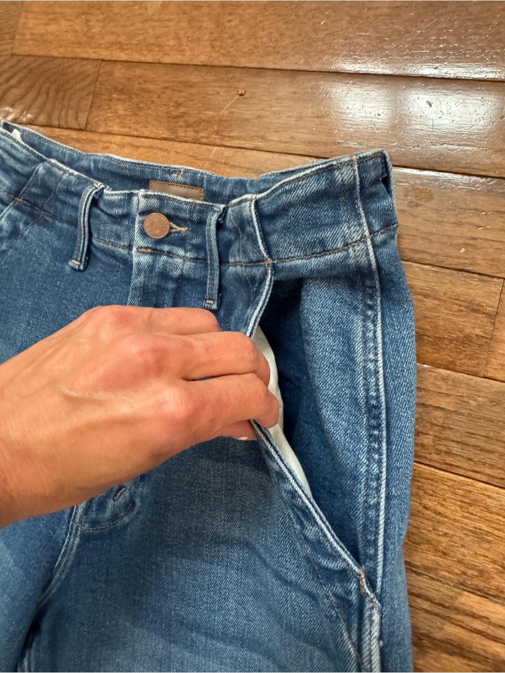 MOTHER Denim The Major Zip Skimp High Rise Jeans in Medium Blue Wash - Picture 5 of 15